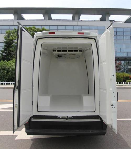 依維柯歐勝底盤改裝華晨V42冷藏車 專業冷凍運輸解決方案