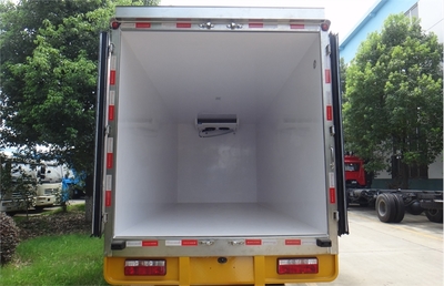 5噸蔬菜冷凍車(chē)與掃路車(chē)價(jià)格解析及選型指南